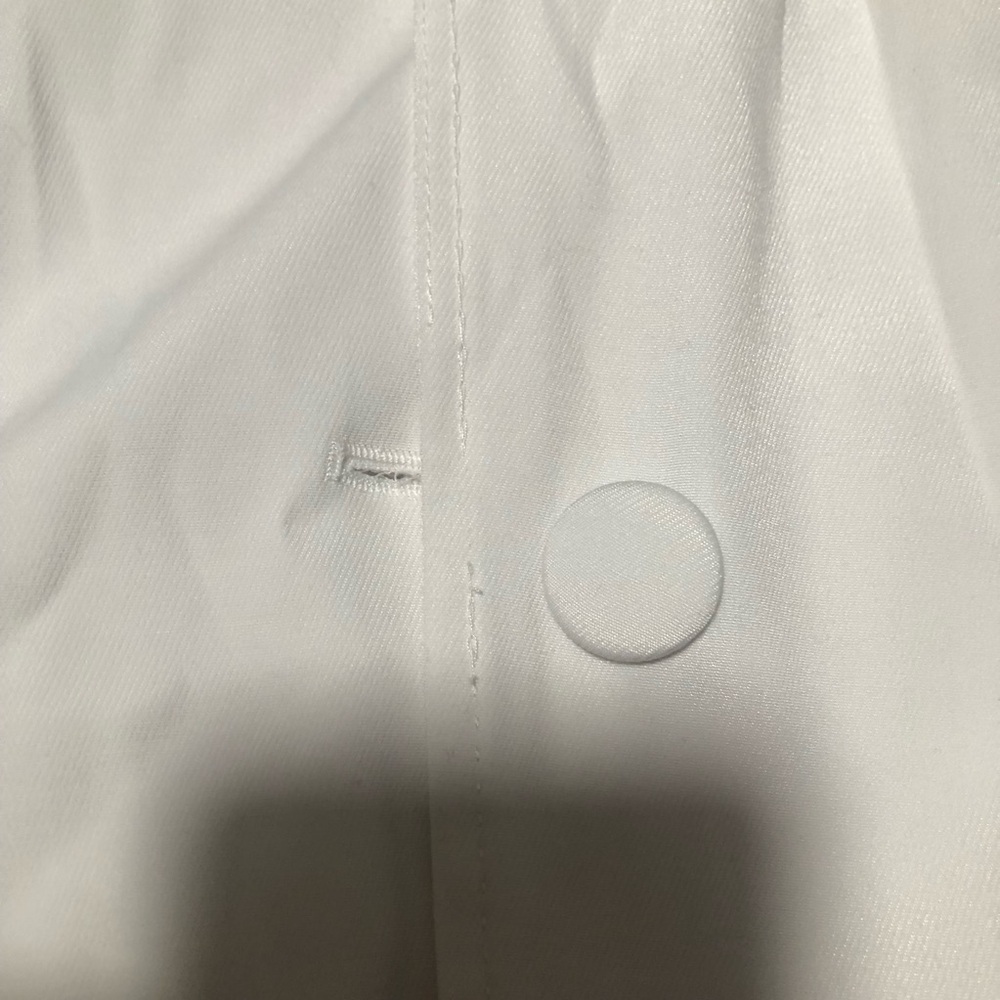 Bagatelle Collection White Sleeveless Button-Up Vest - Picture 2 of 11